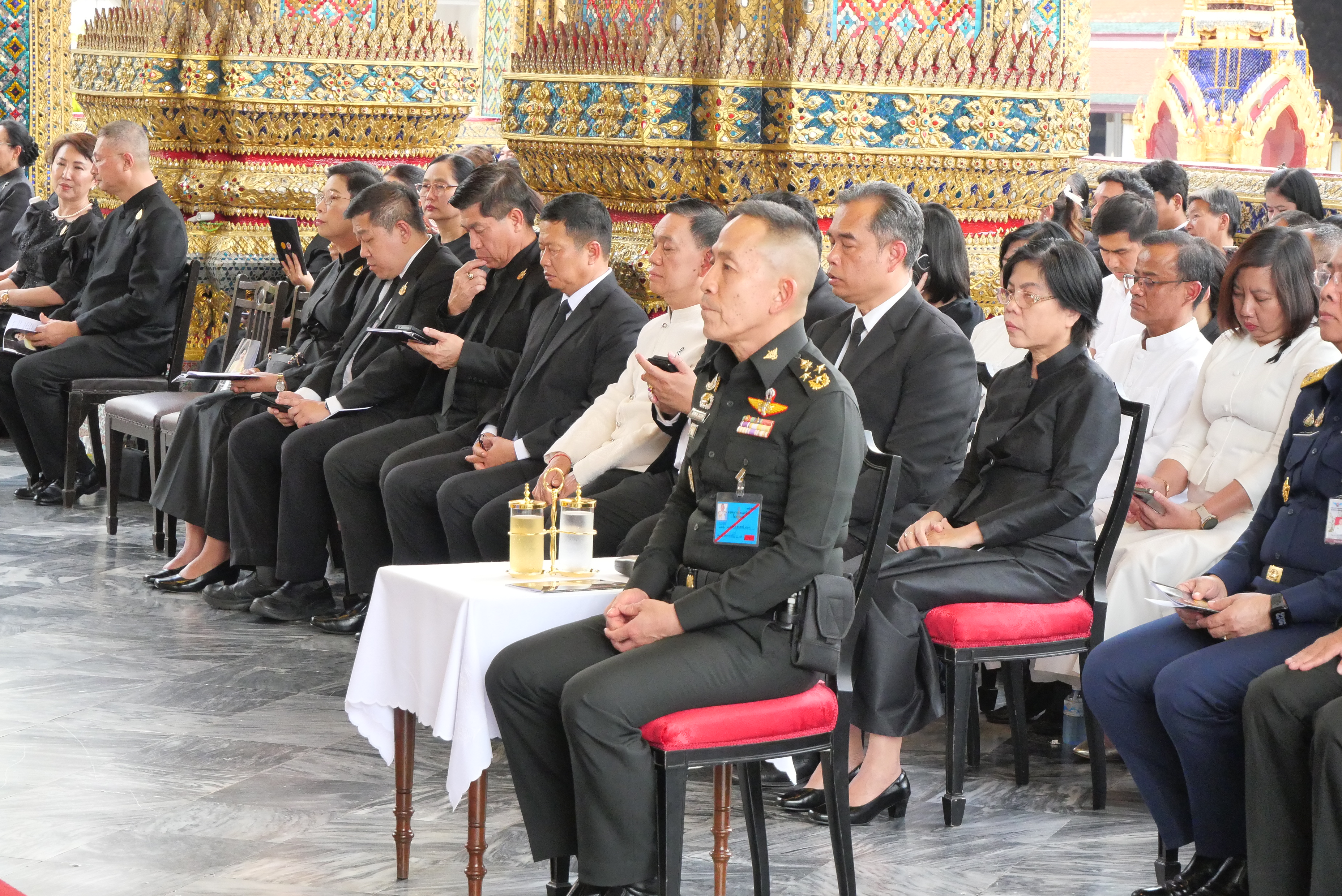 title - ส.ป.ก. ร่วมพิธีสวดพระพุทธมนต์ และเจริญจิตตภาวนาอุทิศถวายพระราชกุศลแด่ สมเด็จพระนางเจ้าสิริกิติ์ พระบรมราชินีนาถ พระบรมราชชนนีพันปีหลวง ณ พระอุโบสถวัดพระศรีรัตนศาสดาราม